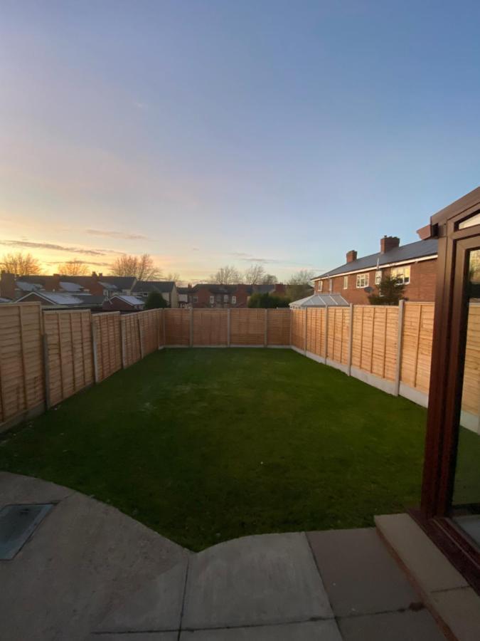 Villa Hollemeadow Bloxwich Exterior foto